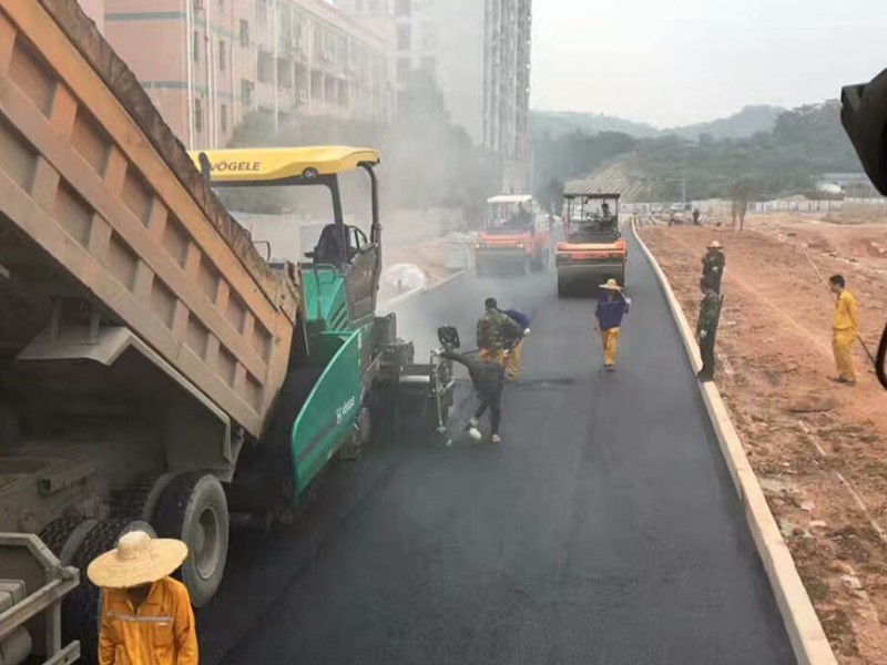 小區(qū)道路瀝青施工